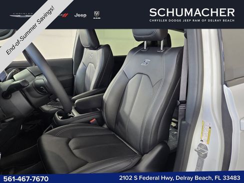 New 2026 Chrysler Pacifica Select w/ S Appearance Package FWD image 6