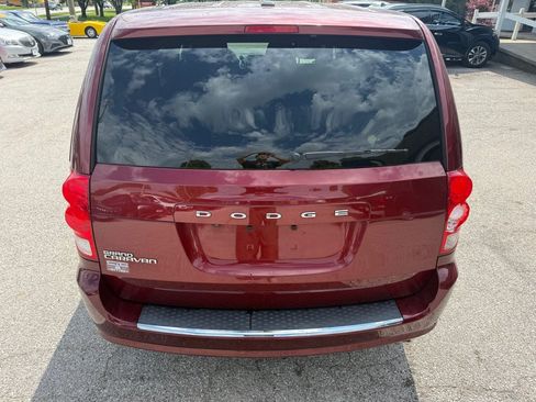 Used 2018 Dodge Grand Caravan SE w/ UConnect Hands-Free Group FWD image 7