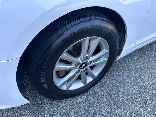 Used 2017 Hyundai Sonata SE FWD image 7