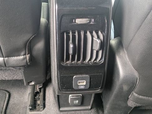 Used 2024 Jeep Compass Latitude AWD/4WD image 19