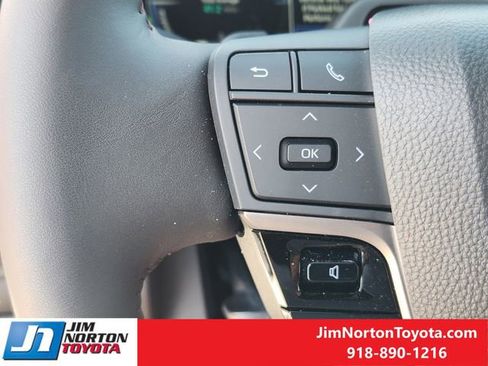 Used 2025 Toyota Camry XSE w/ Premium Plus Package image 31