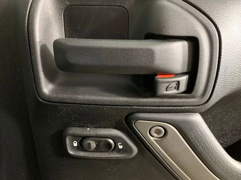 Used 2013 Jeep Wrangler Unlimited Sport AWD/4WD image 31