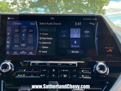 Used 2021 Toyota Highlander Platinum AWD/4WD image 27