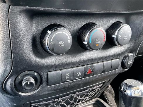 Used 2017 Jeep Wrangler Unlimited Sport w/ Quick Order Package 24S AWD/4WD image 29
