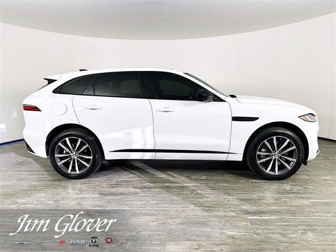 Used 2024 Jaguar F-PACE R-Dynamic S image 9