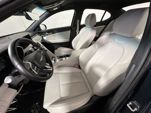 Used 2024 Genesis G70 2.5T image 13