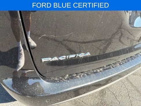 Used 2022 Chrysler Pacifica Limited FWD image 26
