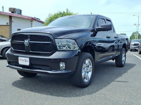 Used 2019 RAM 1500 Express w/ Express Value Package AWD/4WD image 3
