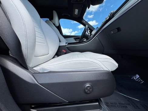 Used 2026 Mercedes-Benz GLC 300 4MATIC image 19