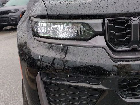 New 2026 Jeep Grand Cherokee Altitude RWD image 9