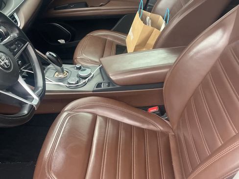 Used 2019 Alfa Romeo Stelvio Ti Lusso w/ Quick Order Package 22X Lusso image 6