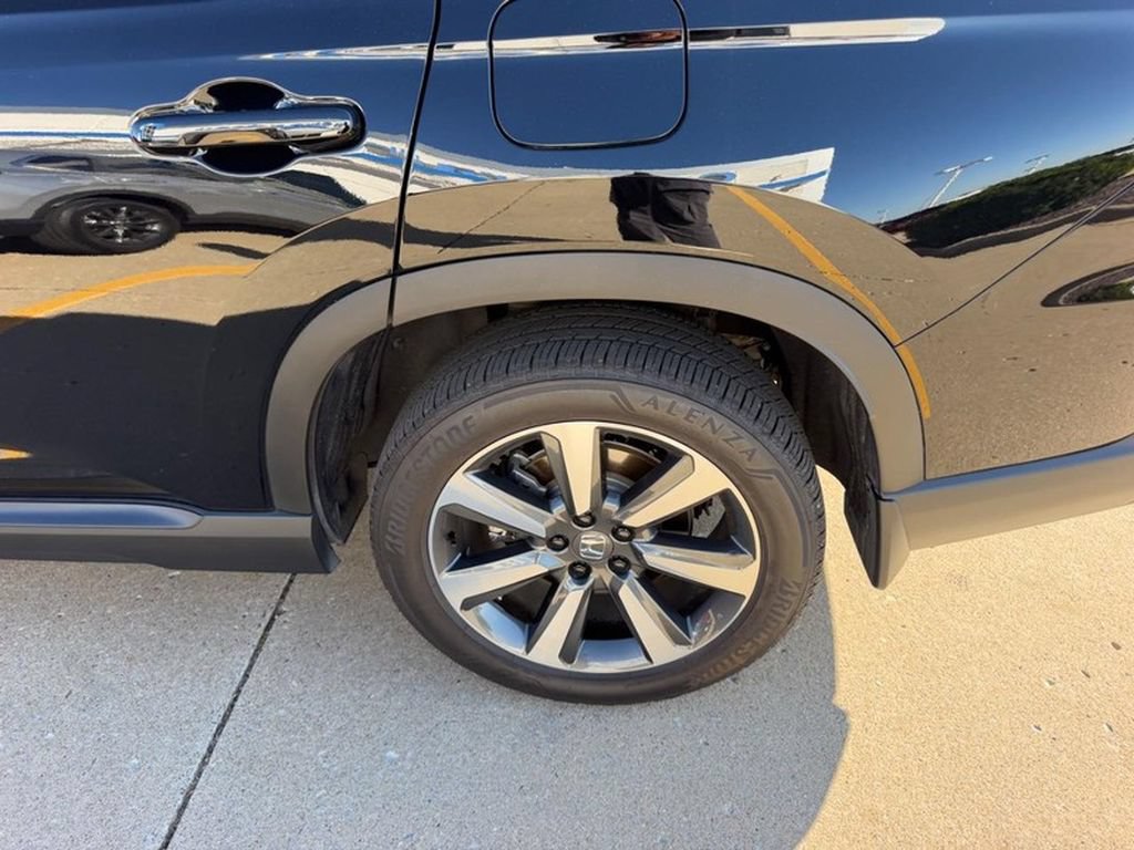 Used 2025 Honda Pilot Elite image 6