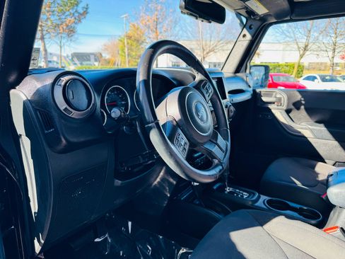 Used 2015 Jeep Wrangler Sport image 11