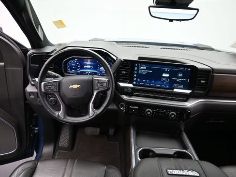 Used 2025 Chevrolet Silverado 2500 High Country w/ Technology Package AWD/4WD image 20