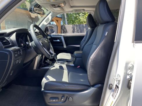 Used 2022 Toyota 4Runner SR5 Premium w/ Moonroof Package AWD/4WD image 13
