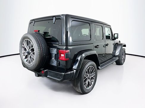 Used 2023 Jeep Wrangler Unlimited Sahara image 9