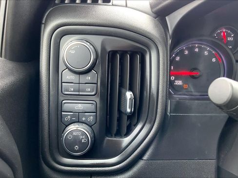 Certified 2019 Chevrolet Silverado 1500 Custom Trail Boss w/ Custom Convenience Package AWD/4WD image 31