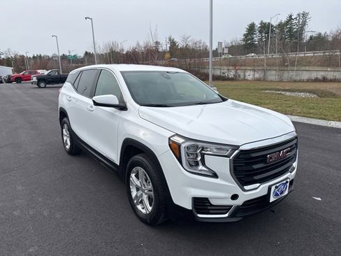Used 2024 GMC Terrain SLE image 8