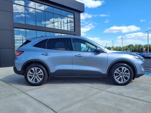 Used 2022 Ford Escape SEL w/ Technology Package image 8