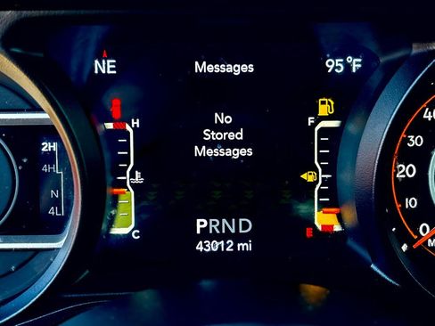 Used 2024 Jeep Wrangler Unlimited Rubicon image 16