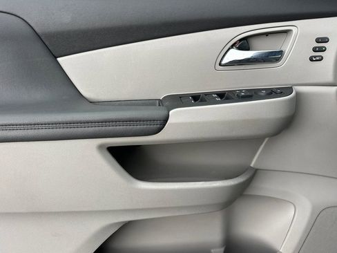 Used 2016 Honda Odyssey Touring image 11