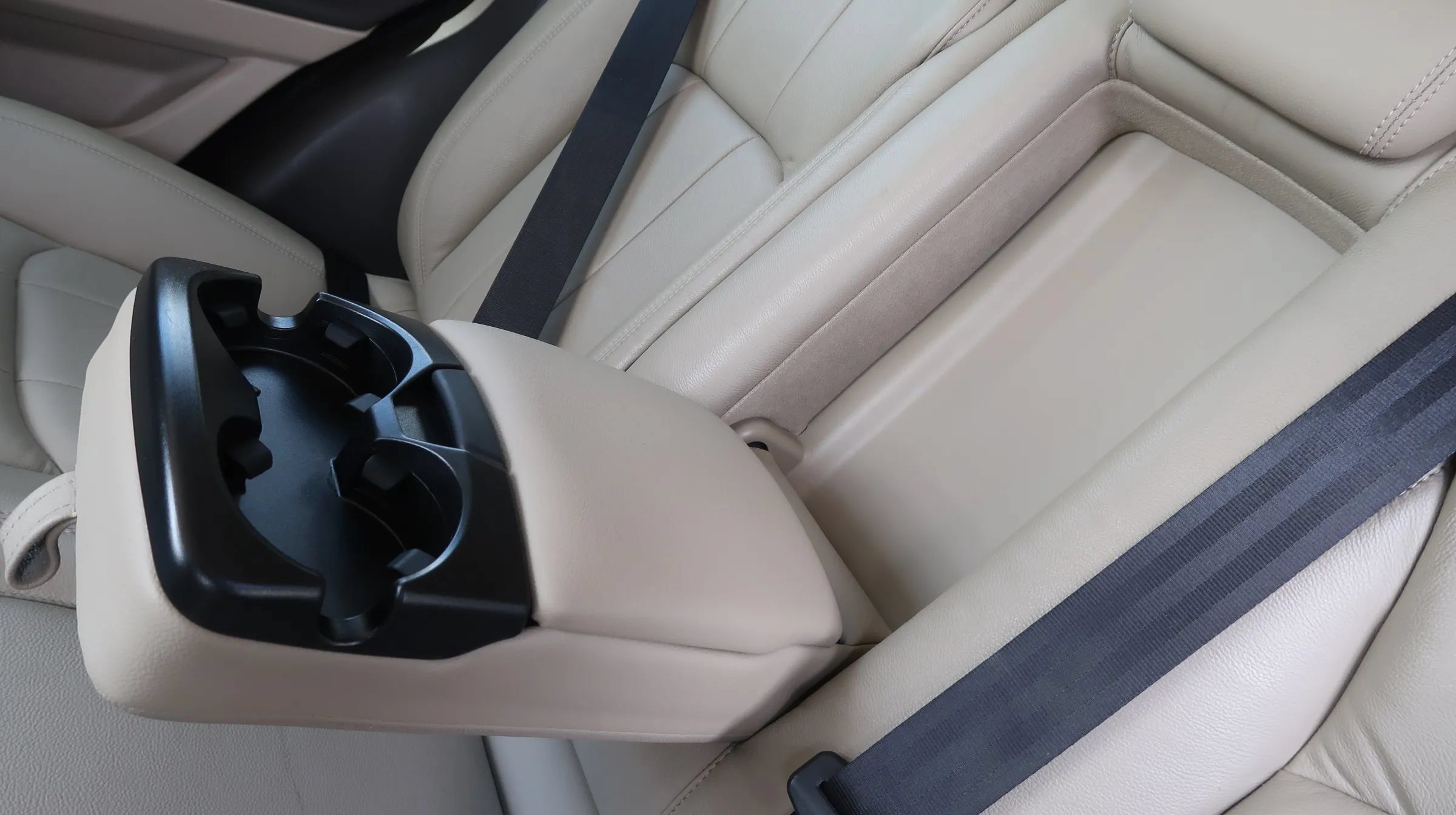 Used 2019 Land Rover Range Rover Evoque AWD/4WD image 44