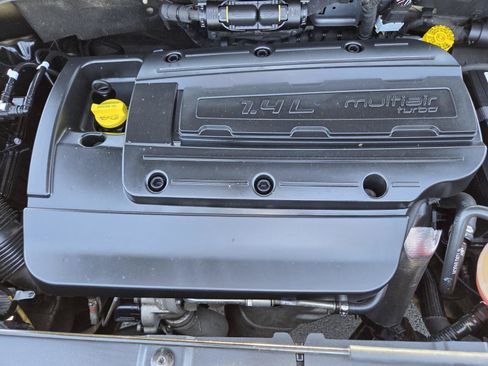 Used 2016 Jeep Renegade Sport w/ Power & Air Group FWD image 23
