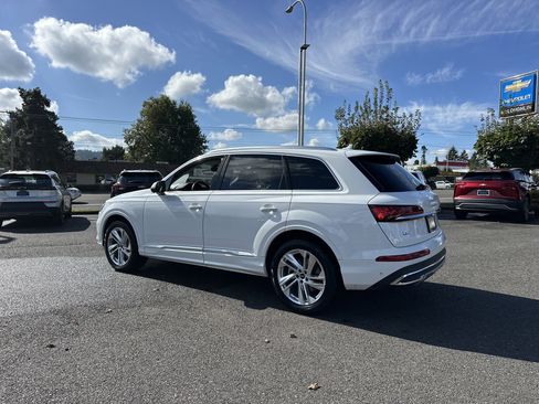 Used 2024 Audi Q7 Premium Plus image 3