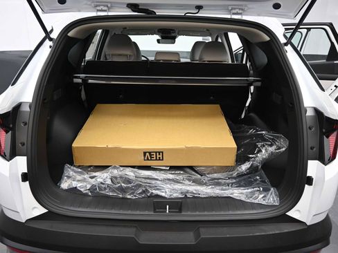 New 2026 Hyundai Tucson Blue SE image 12