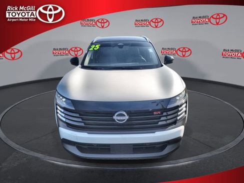 Used 2025 Nissan Kicks SR w/ Interior Electronics Package AWD/4WD image 3