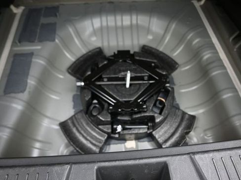 Used 2025 Chevrolet Trax LT image 12