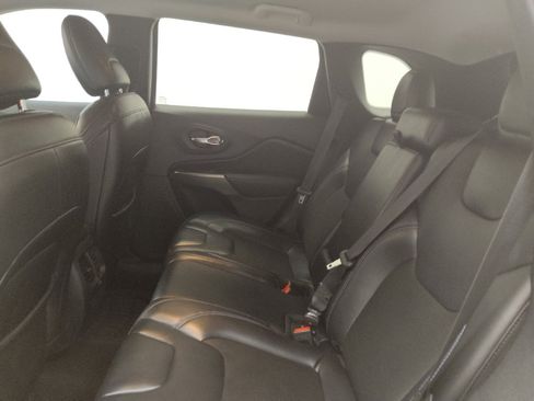 Used 2020 Jeep Cherokee Latitude Plus AWD/4WD image 18