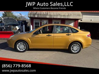 Used 2009 Ford Focus SE image 1