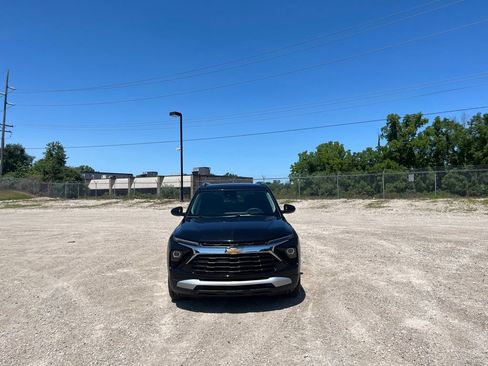 Used 2025 Chevrolet TrailBlazer LT FWD image 3