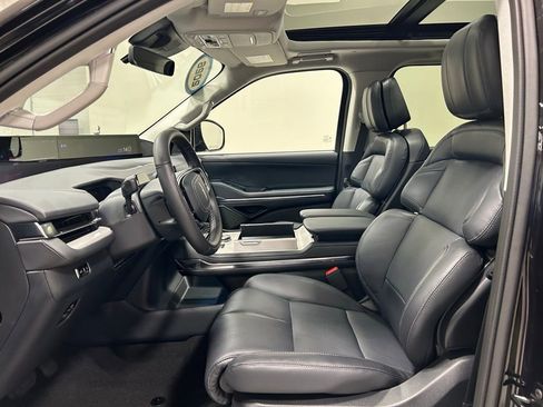 New 2026 Lincoln Navigator L Reserve image 10