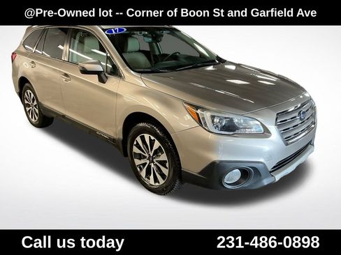 Used 2017 Subaru Outback 2.5i Limited AWD/4WD image 7