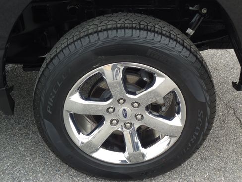 Used 2022 Ford F150 Lariat AWD/4WD image 9