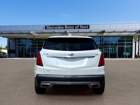 Used 2021 Cadillac XT5 Premium Luxury w/ LPO, Floor Liner Package AWD/4WD image 4