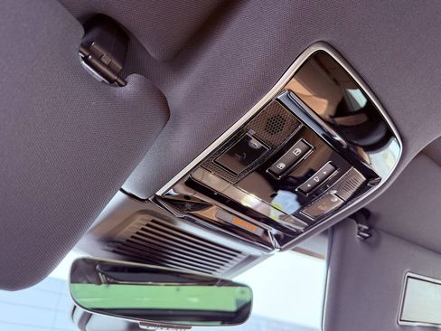 New 2026 Land Rover Range Rover Sport SE image 28