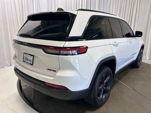 Used 2023 Jeep Grand Cherokee Limited image 30