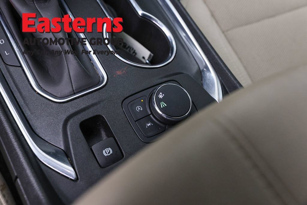 Used 2023 Chevrolet Traverse LS FWD image 22