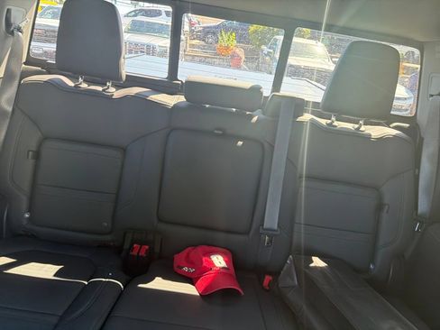 Used 2021 GMC Sierra 1500 Denali w/ Denali Ultimate Package AWD/4WD image 14