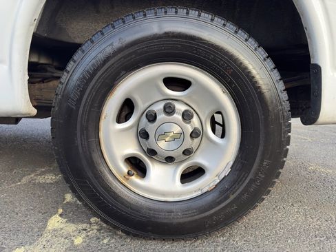 Used 2021 Chevrolet Express 2500 RWD image 11
