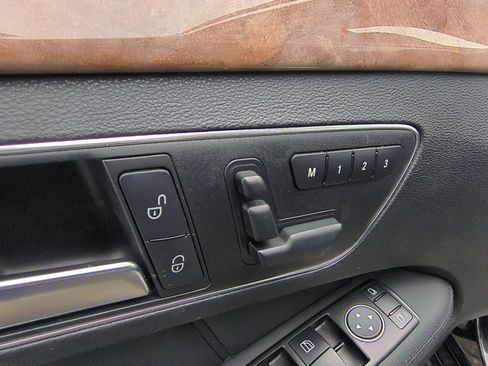 Used 2012 Mercedes-Benz E 350 4MATIC Sedan image 27