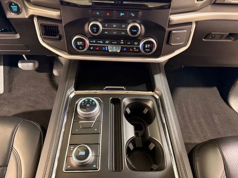 Used 2024 Ford Expedition Max XLT image 26