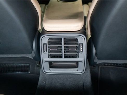 Used 2021 Porsche Taycan image 17