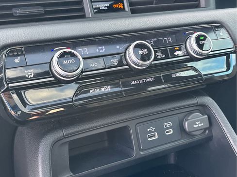 Certified 2023 Honda Pilot TrailSport image 18