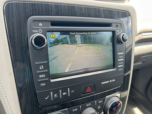 Used 2016 Chevrolet Traverse LT image 10