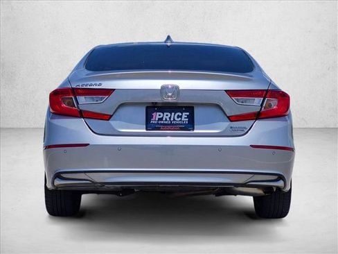 Used 2019 Honda Accord Touring image 6