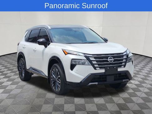 Used 2024 Nissan Rogue Platinum w/ Platinum Premium Package FWD image 2